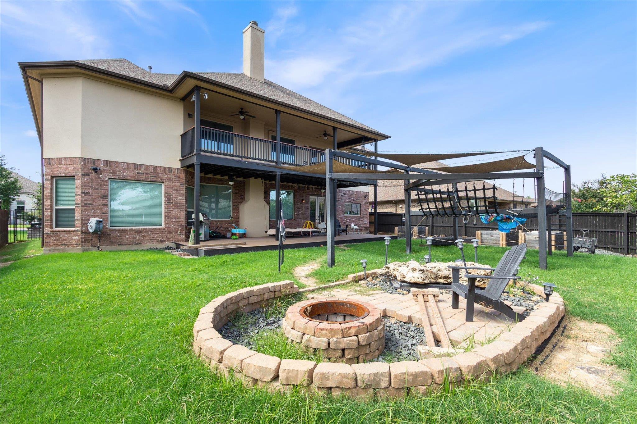 1915 Los Santos Dr, San Marcos, TX 78666