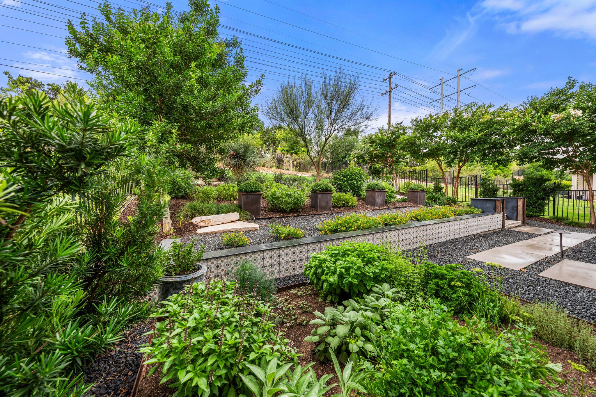 121 Cartwheel Bnd # 42, Austin, TX 78738