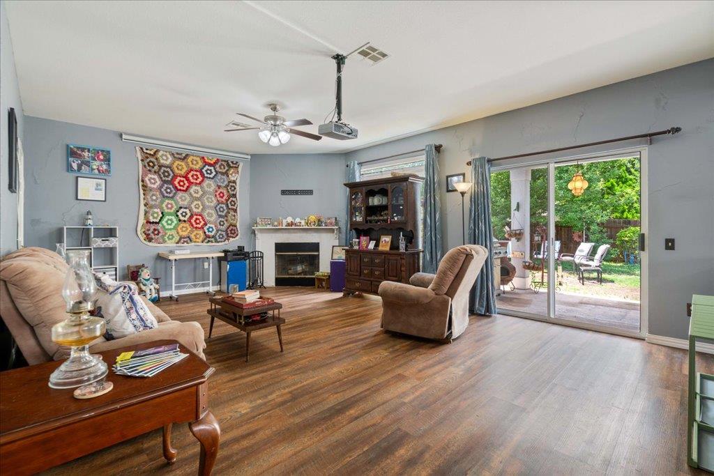 8008 Verbank Villa Dr, Austin, TX 78747