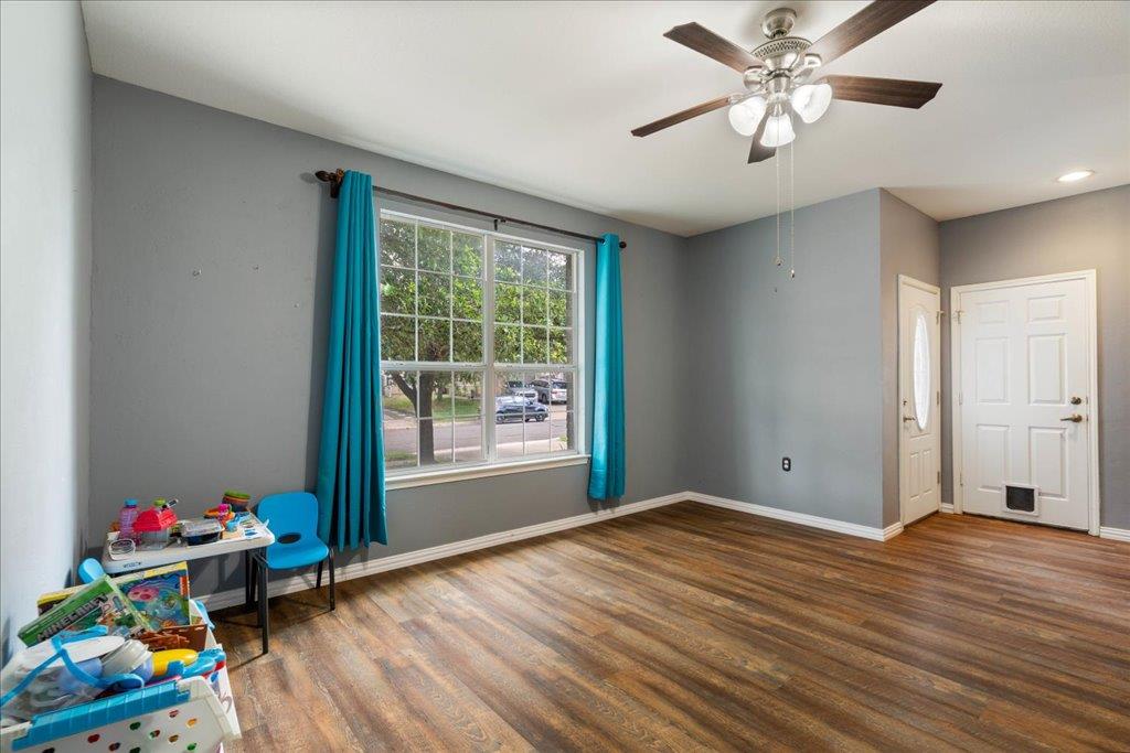 8008 Verbank Villa Dr, Austin, TX 78747