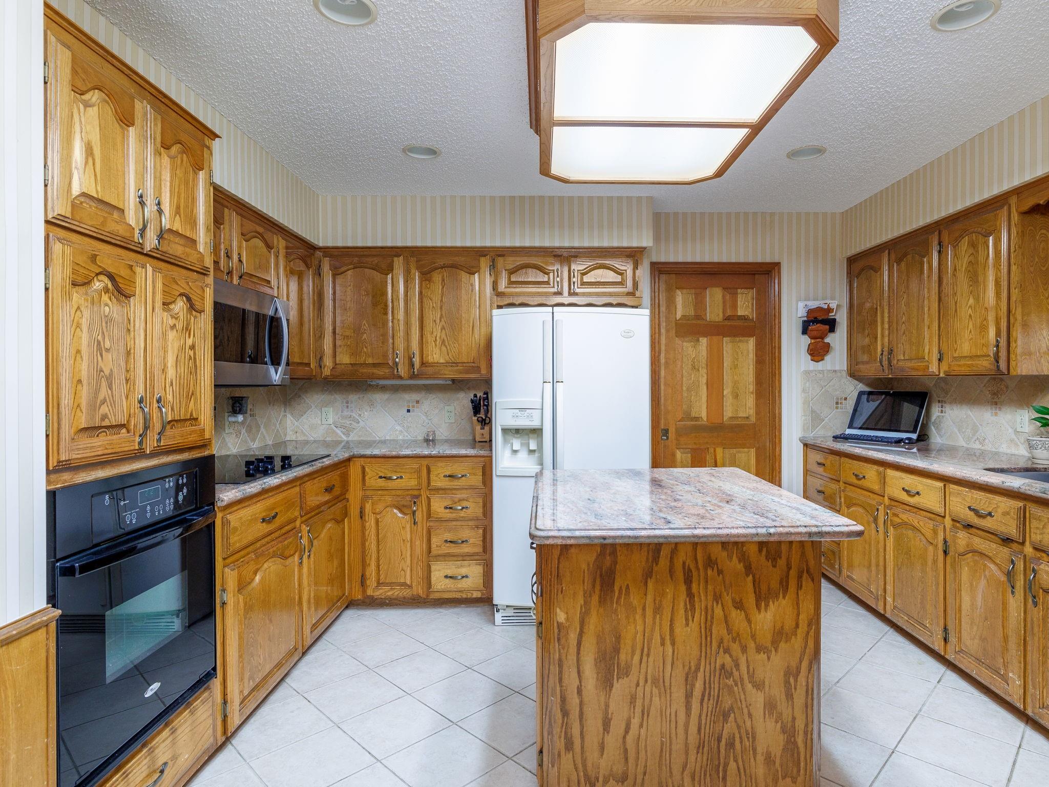 704 Enfield Rd, Rockdale, TX 76567