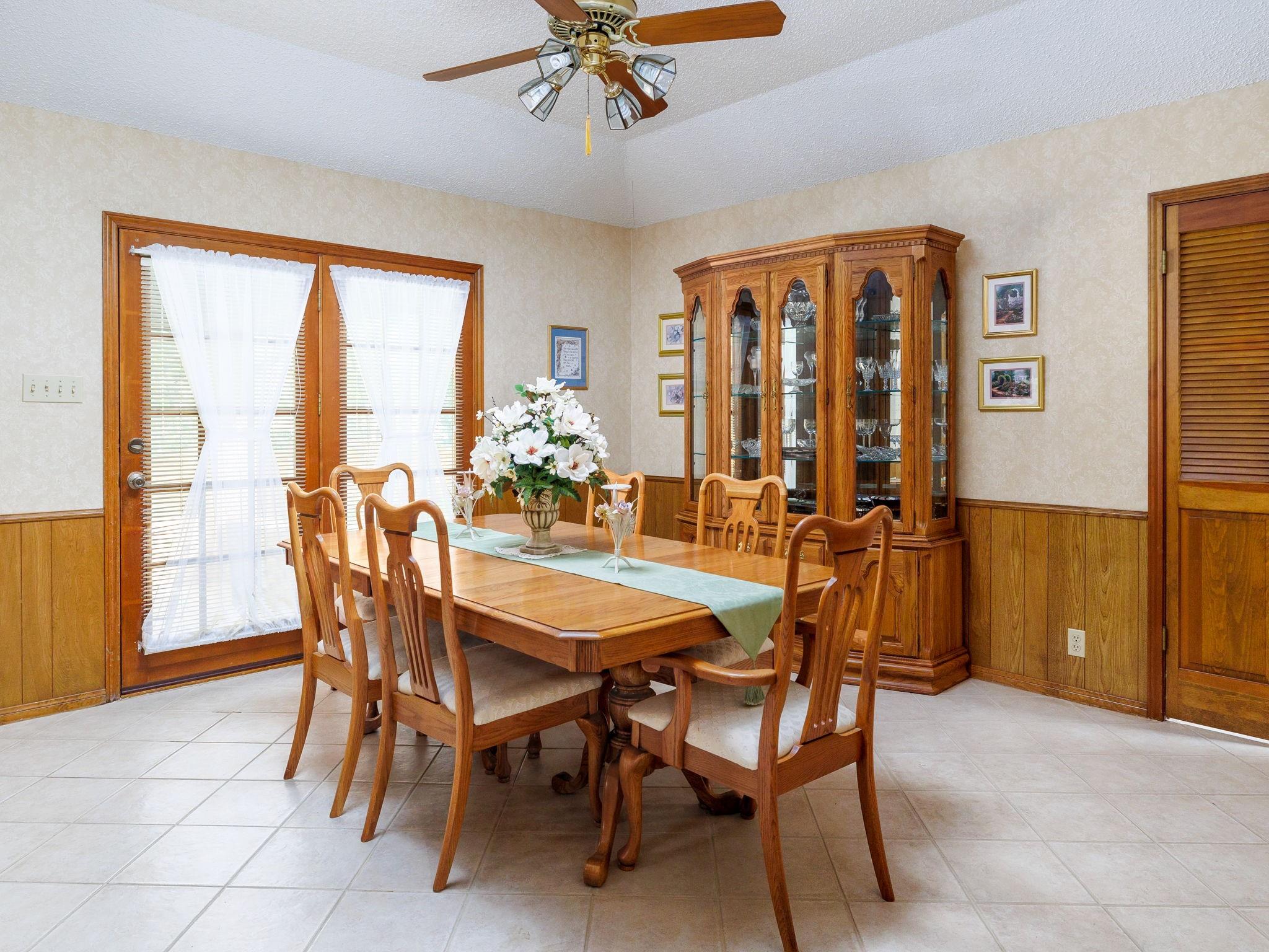 704 Enfield Rd, Rockdale, TX 76567