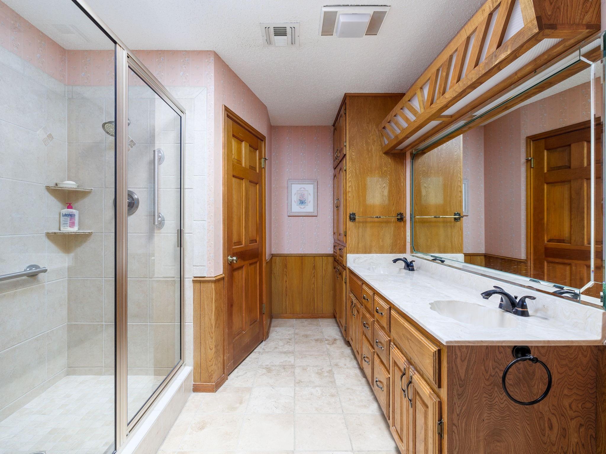 704 Enfield Rd, Rockdale, TX 76567