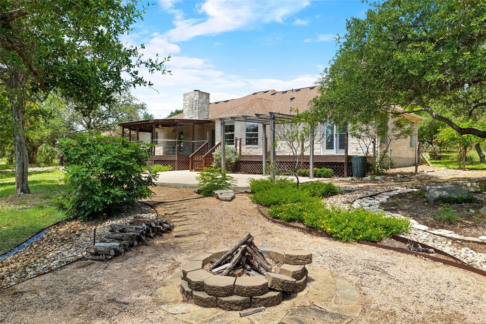 250 Brunson Ln, Wimberley, TX 78676