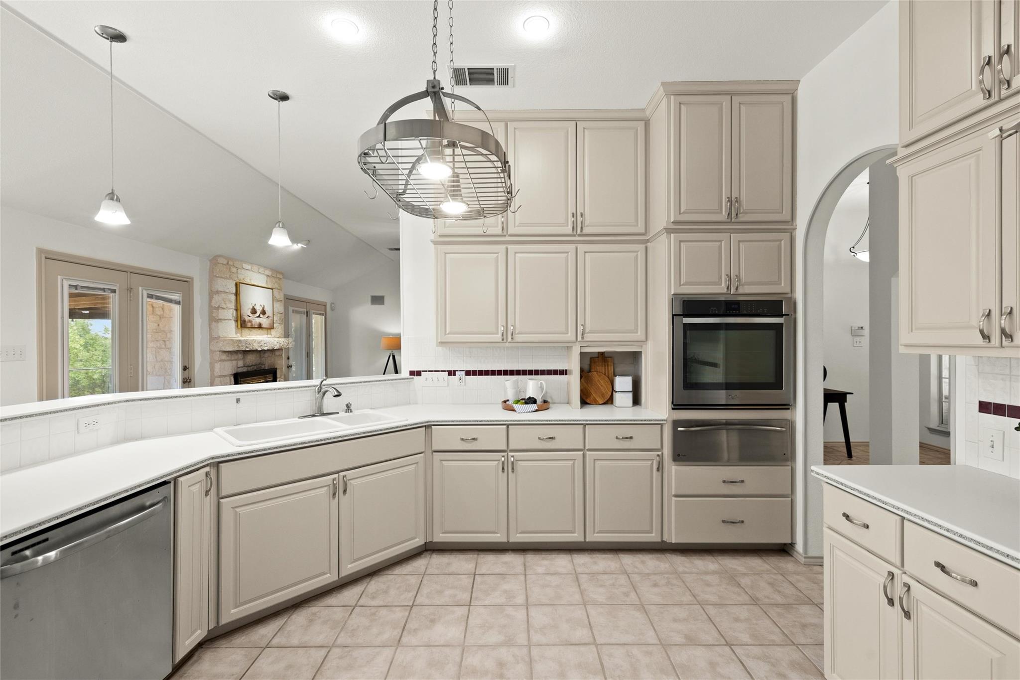 250 Brunson Ln, Wimberley, TX 78676