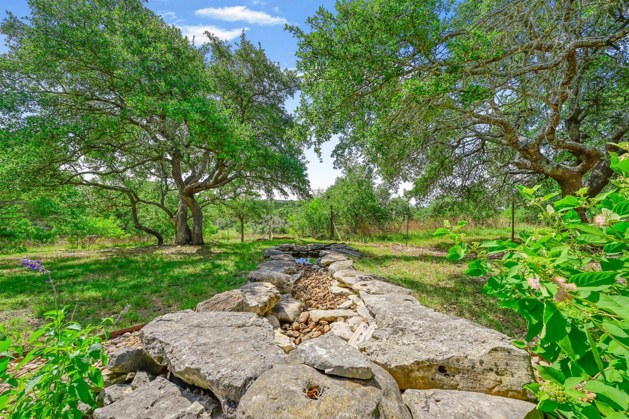 250 Brunson Ln, Wimberley, TX 78676
