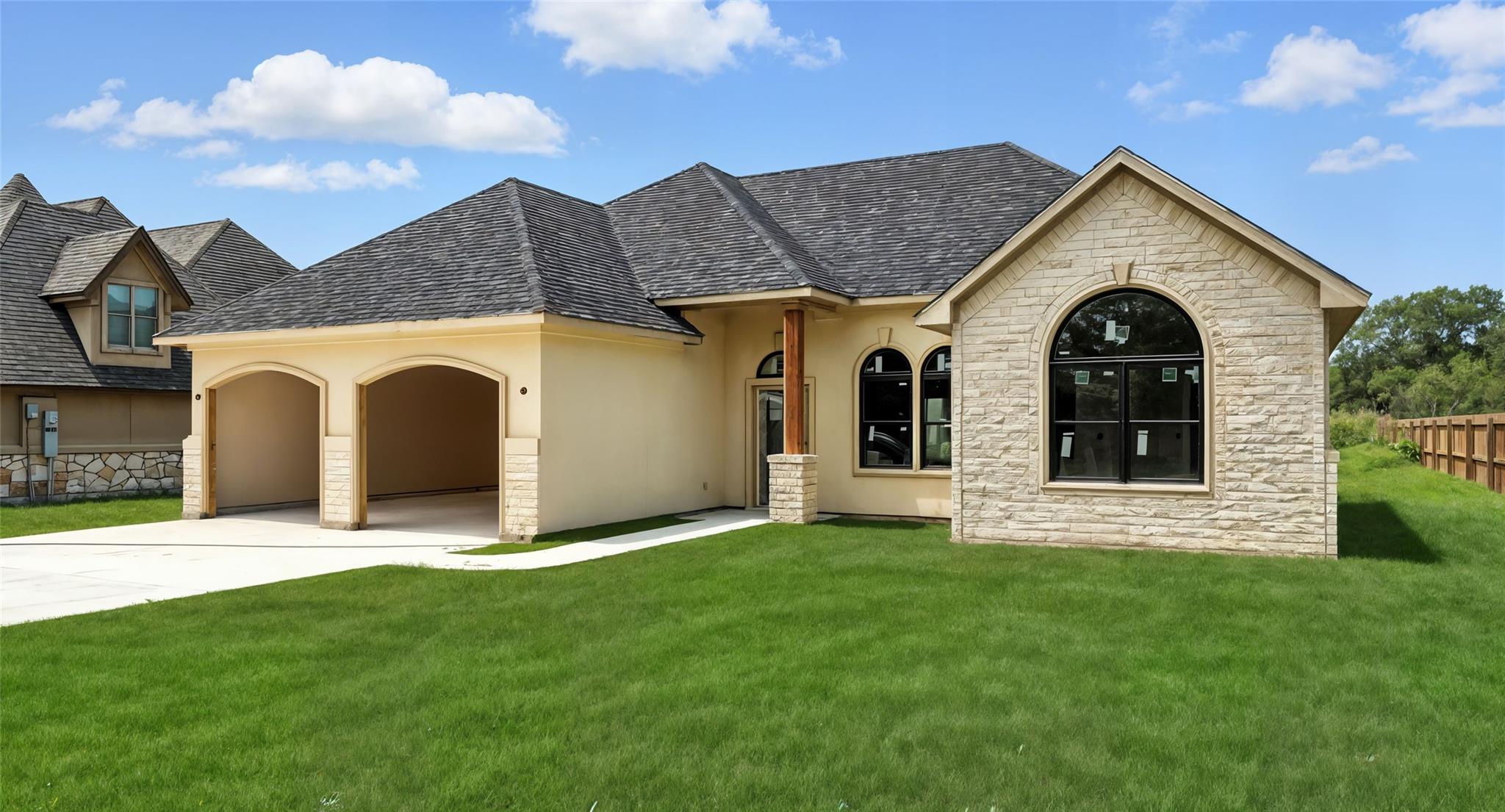 301 Live Oak St, Gonzales, TX 78629