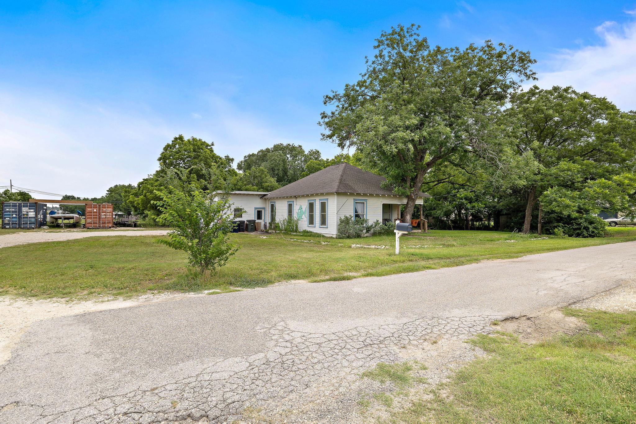 103 E Willis St, Leander, TX 78641