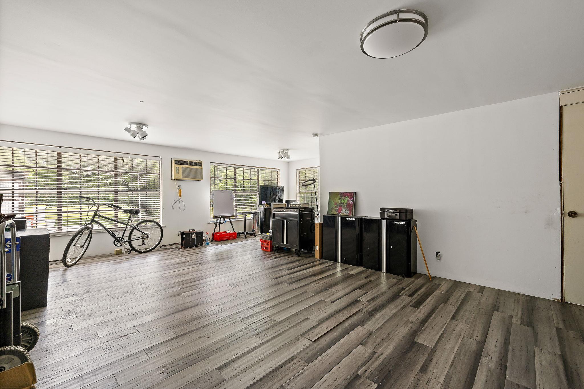 103 E Willis St, Leander, TX 78641