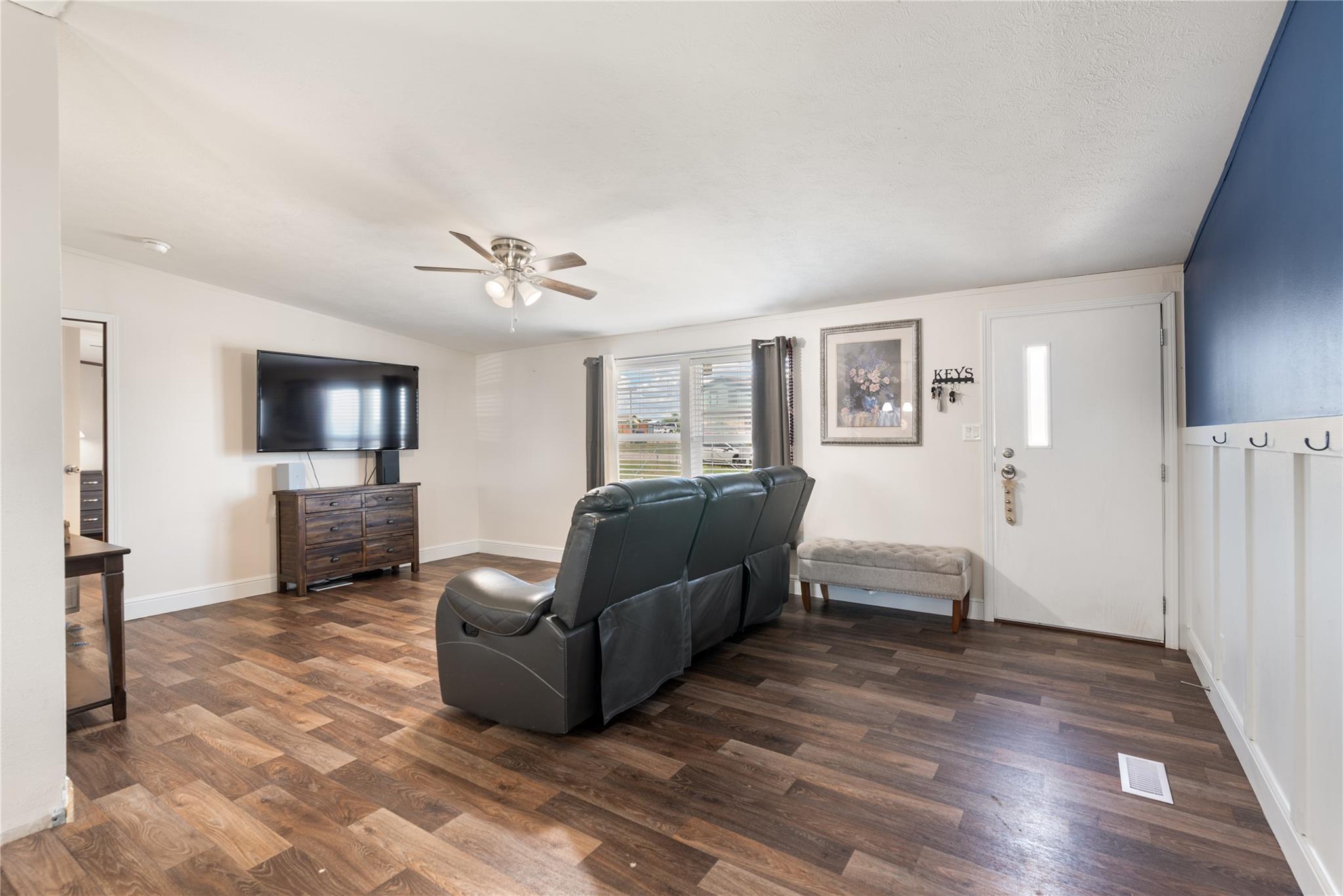 138 Milagros Dr, Cedar Creek, TX 78612