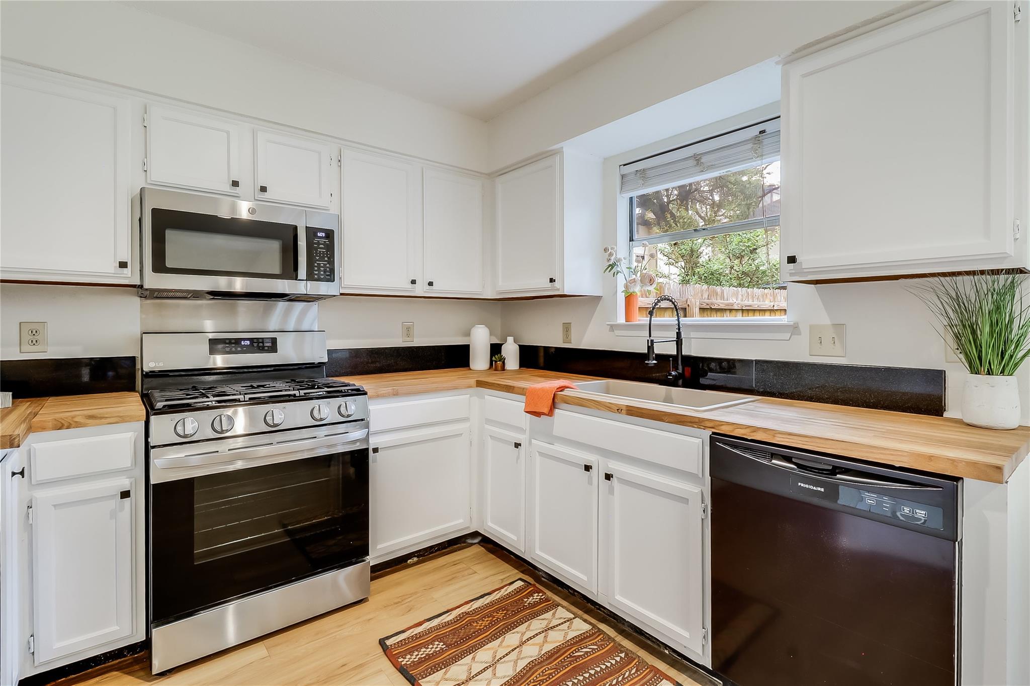 10611 Carovilli Dr, Austin, TX 78748
