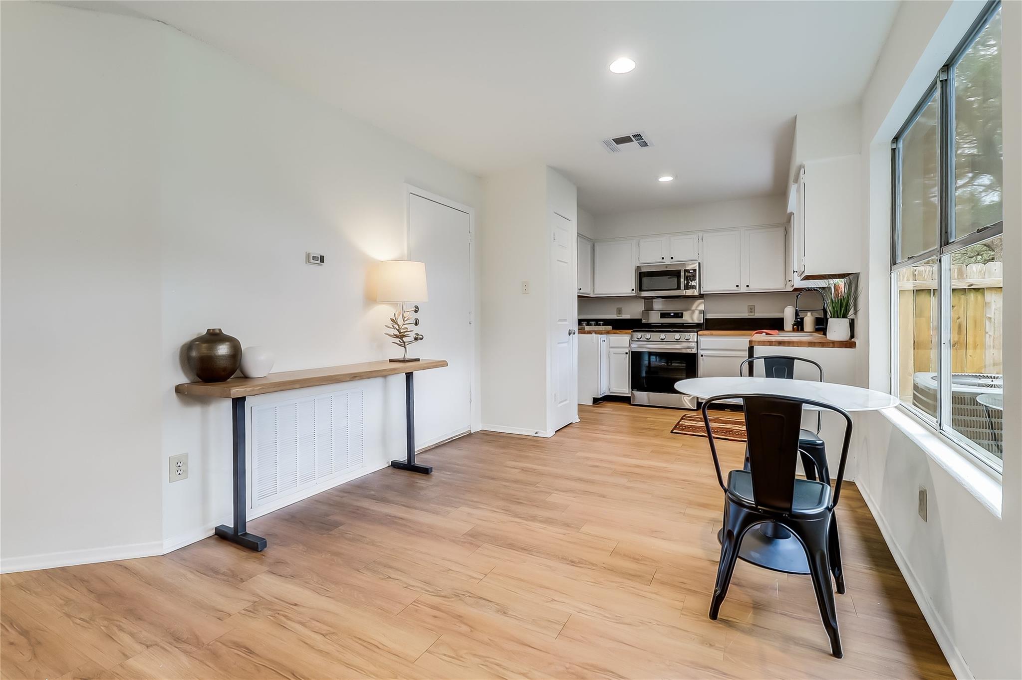 10611 Carovilli Dr, Austin, TX 78748