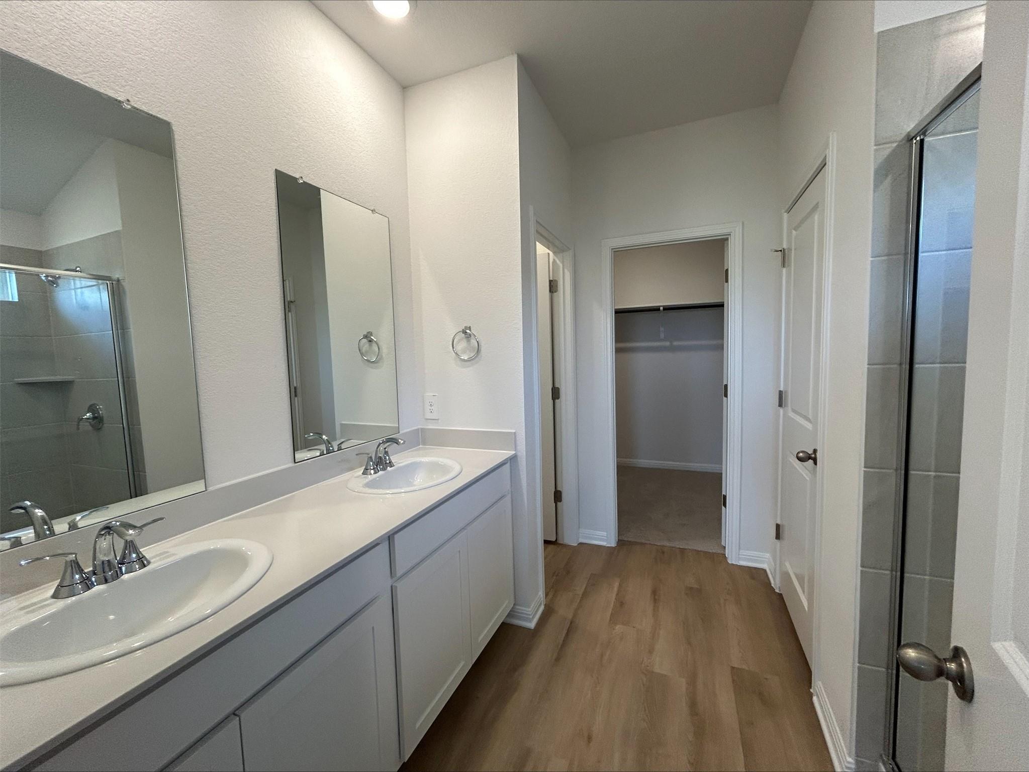 137 Honey Bee Rd, Jarrell, TX 76537