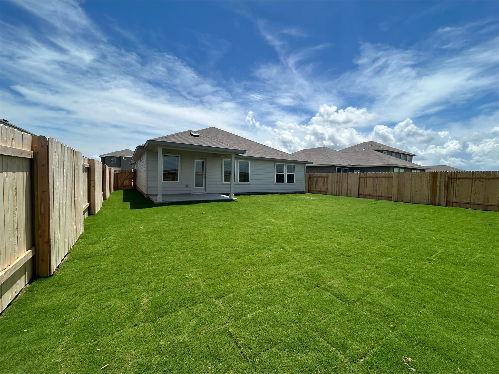 137 Honey Bee Rd, Jarrell, TX 76537