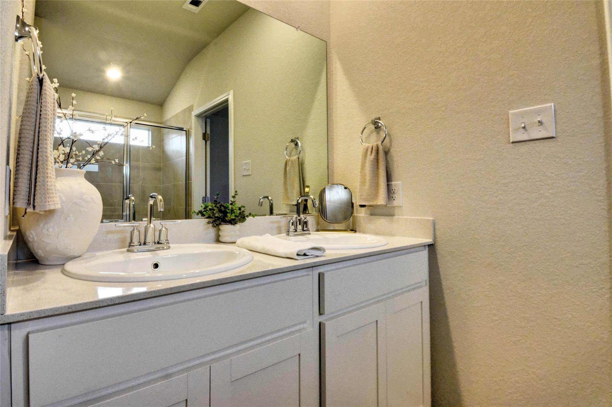 257 Fossil Dr, Kyle, TX 78640