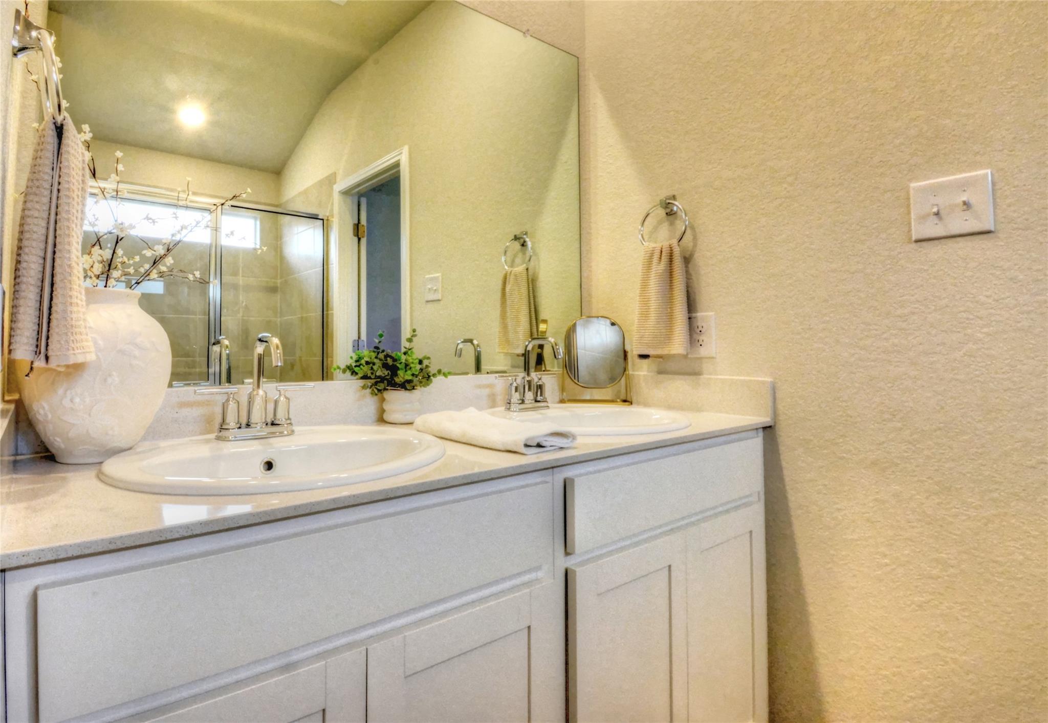 257 Fossil Dr, Kyle, TX 78640