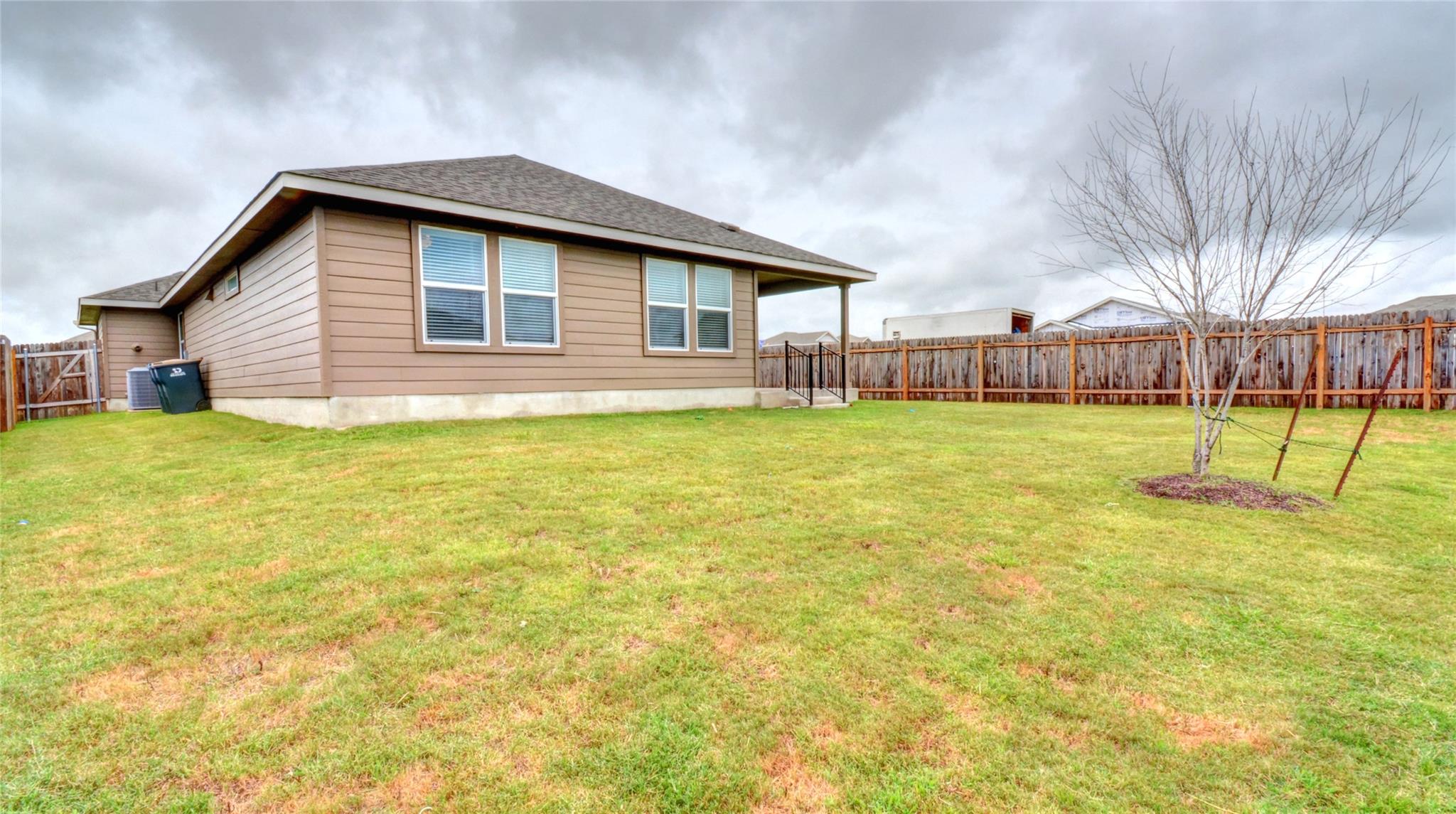 257 Fossil Dr, Kyle, TX 78640