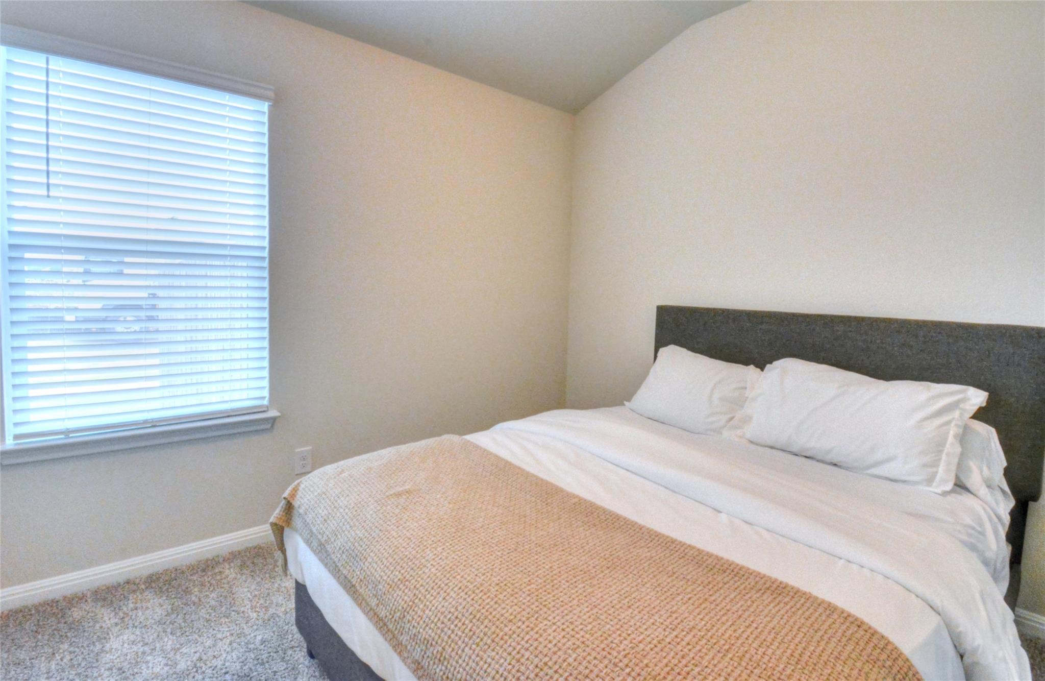 257 Fossil Dr, Kyle, TX 78640