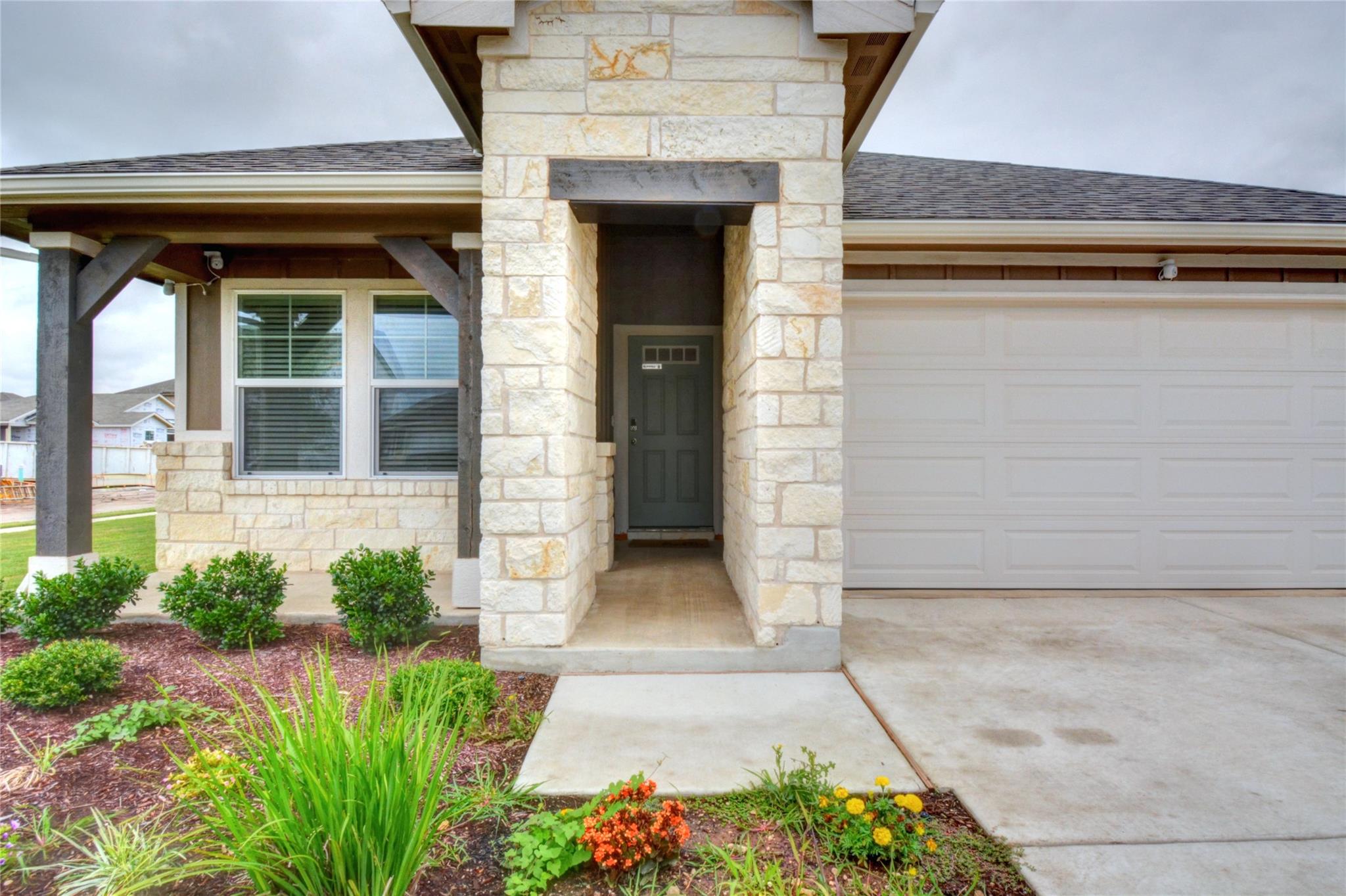 257 Fossil Dr, Kyle, TX 78640