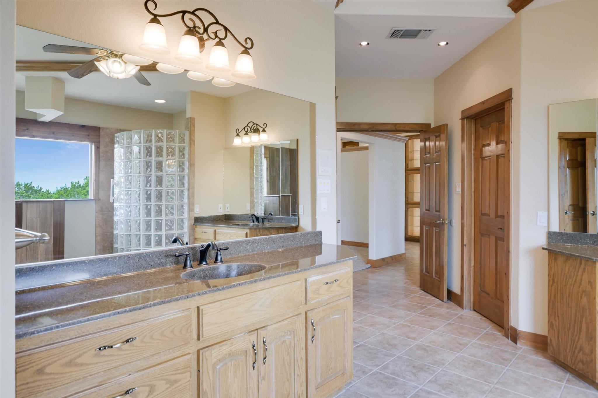 150 Story Dr, Buda, TX 78610