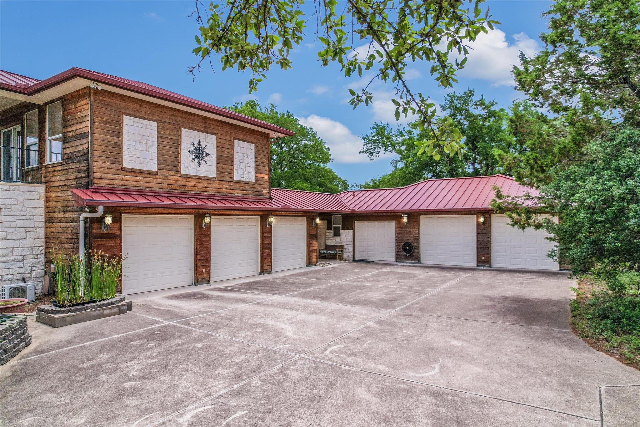 150 Story Dr, Buda, TX 78610