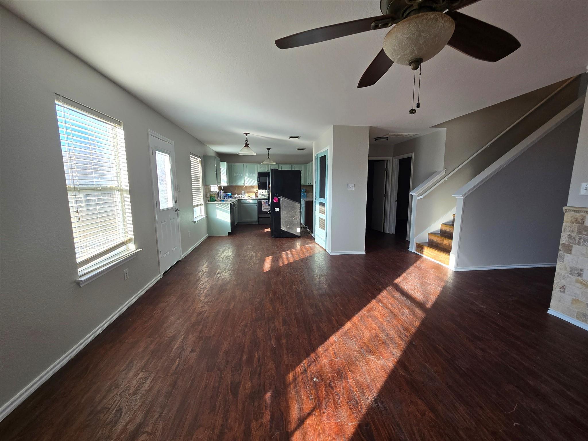 203 Wiley St, Hutto, TX 78634