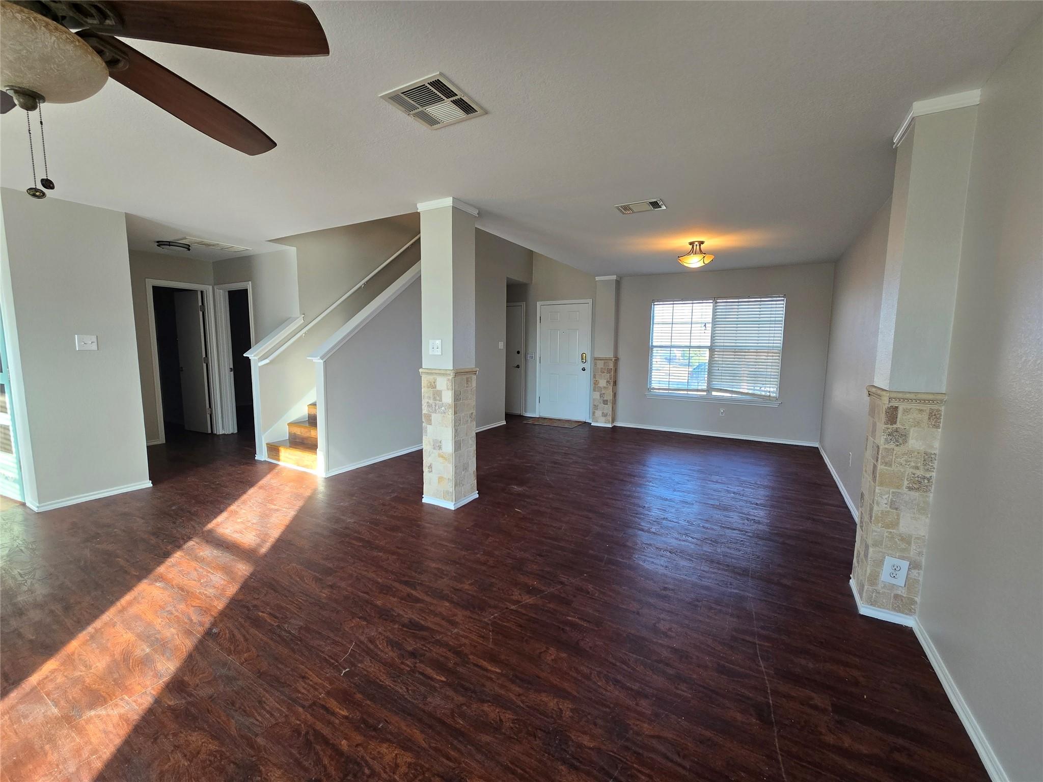 203 Wiley St, Hutto, TX 78634