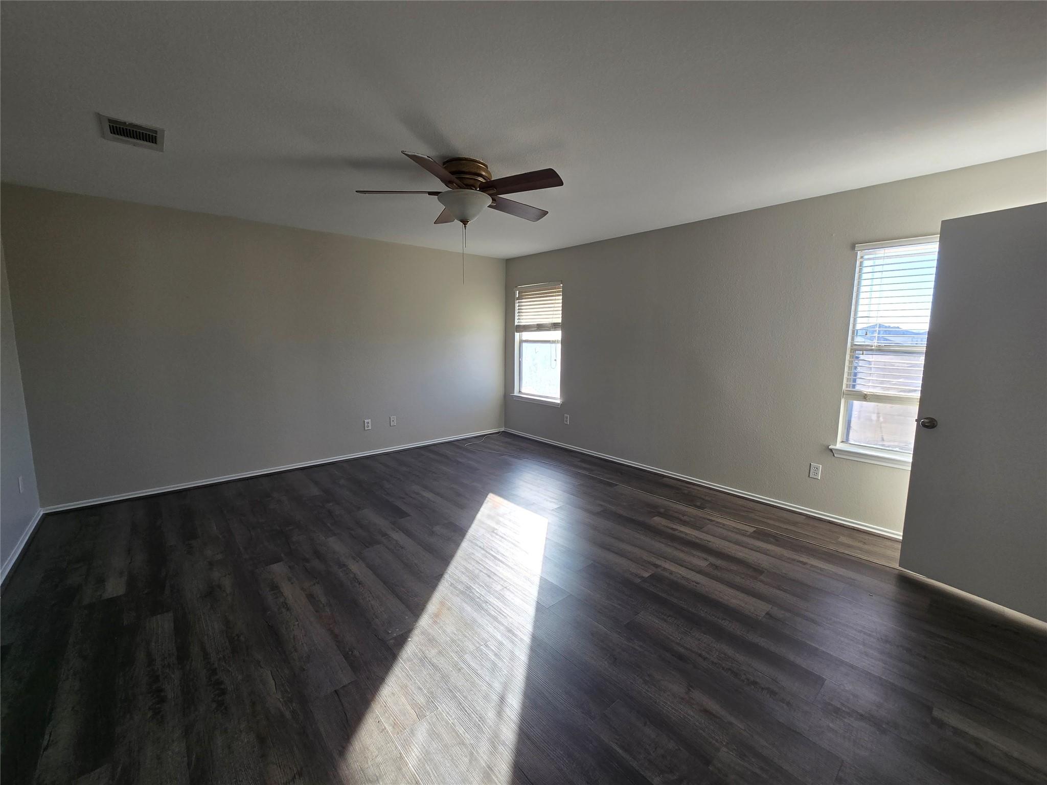 203 Wiley St, Hutto, TX 78634