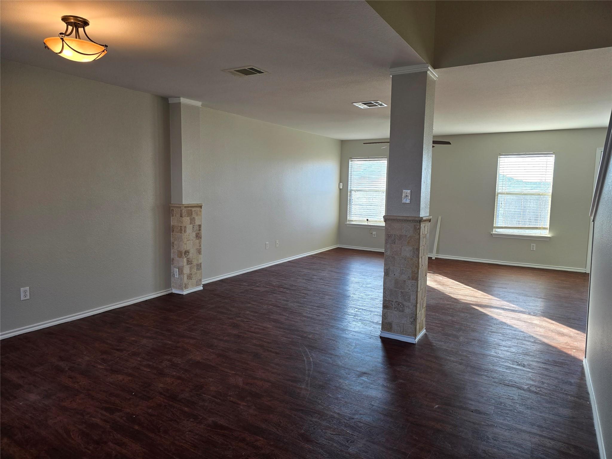 203 Wiley St, Hutto, TX 78634