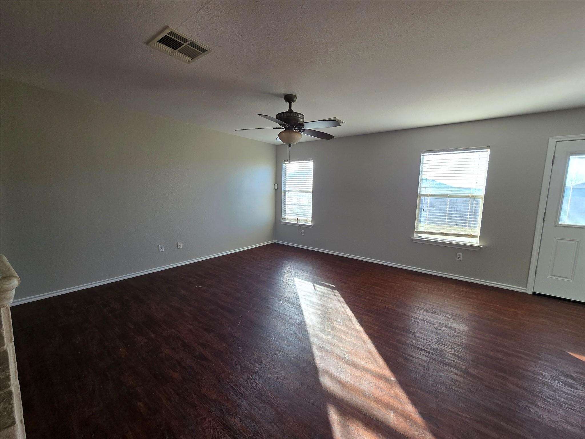 203 Wiley St, Hutto, TX 78634