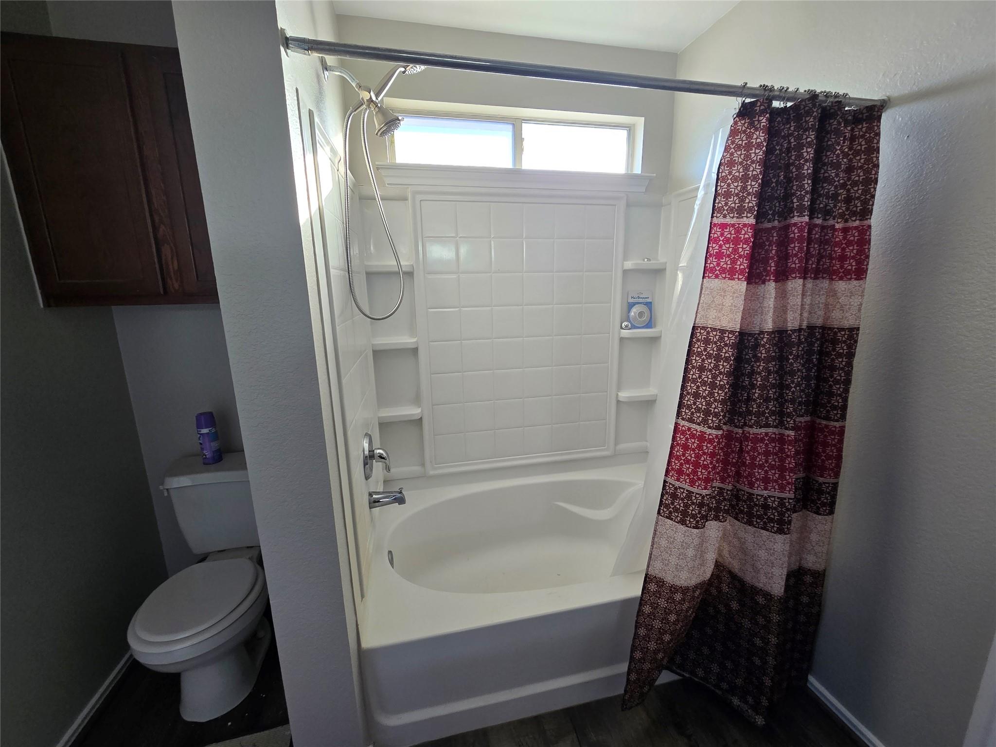 203 Wiley St, Hutto, TX 78634