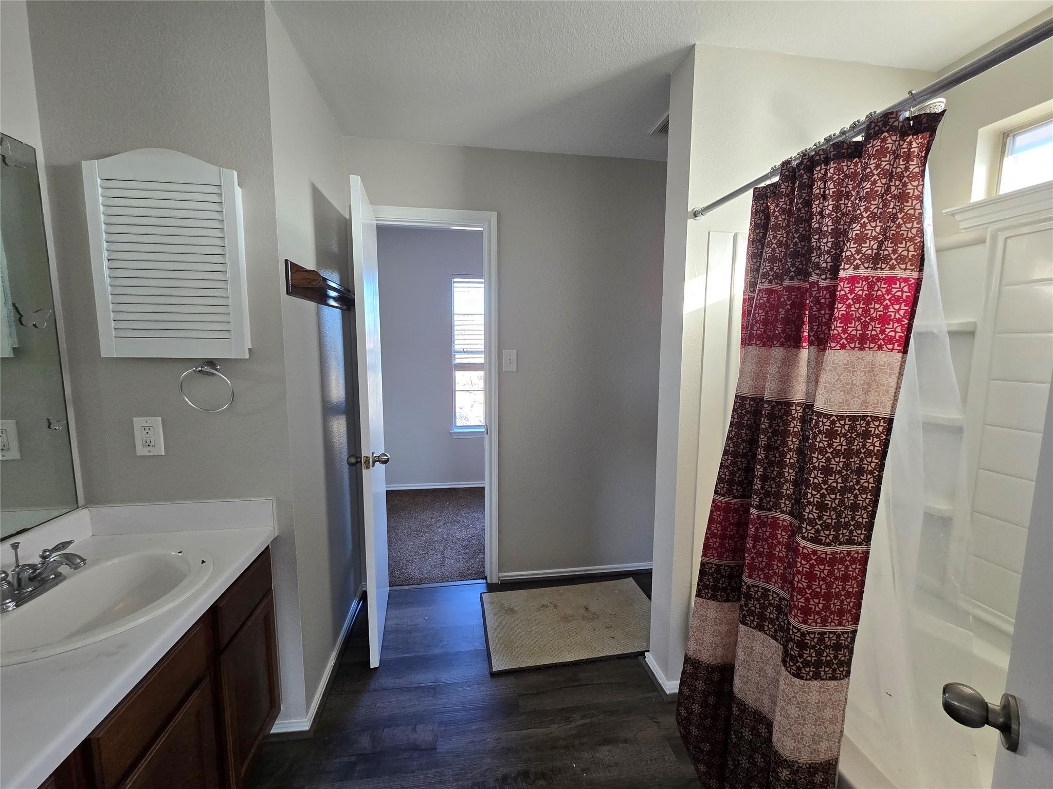 203 Wiley St, Hutto, TX 78634