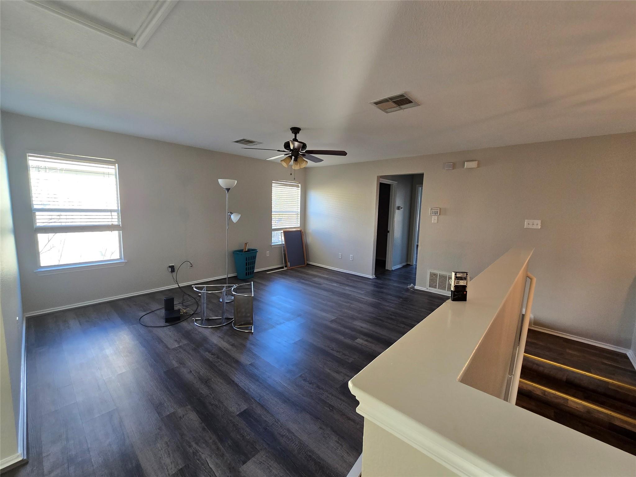 203 Wiley St, Hutto, TX 78634