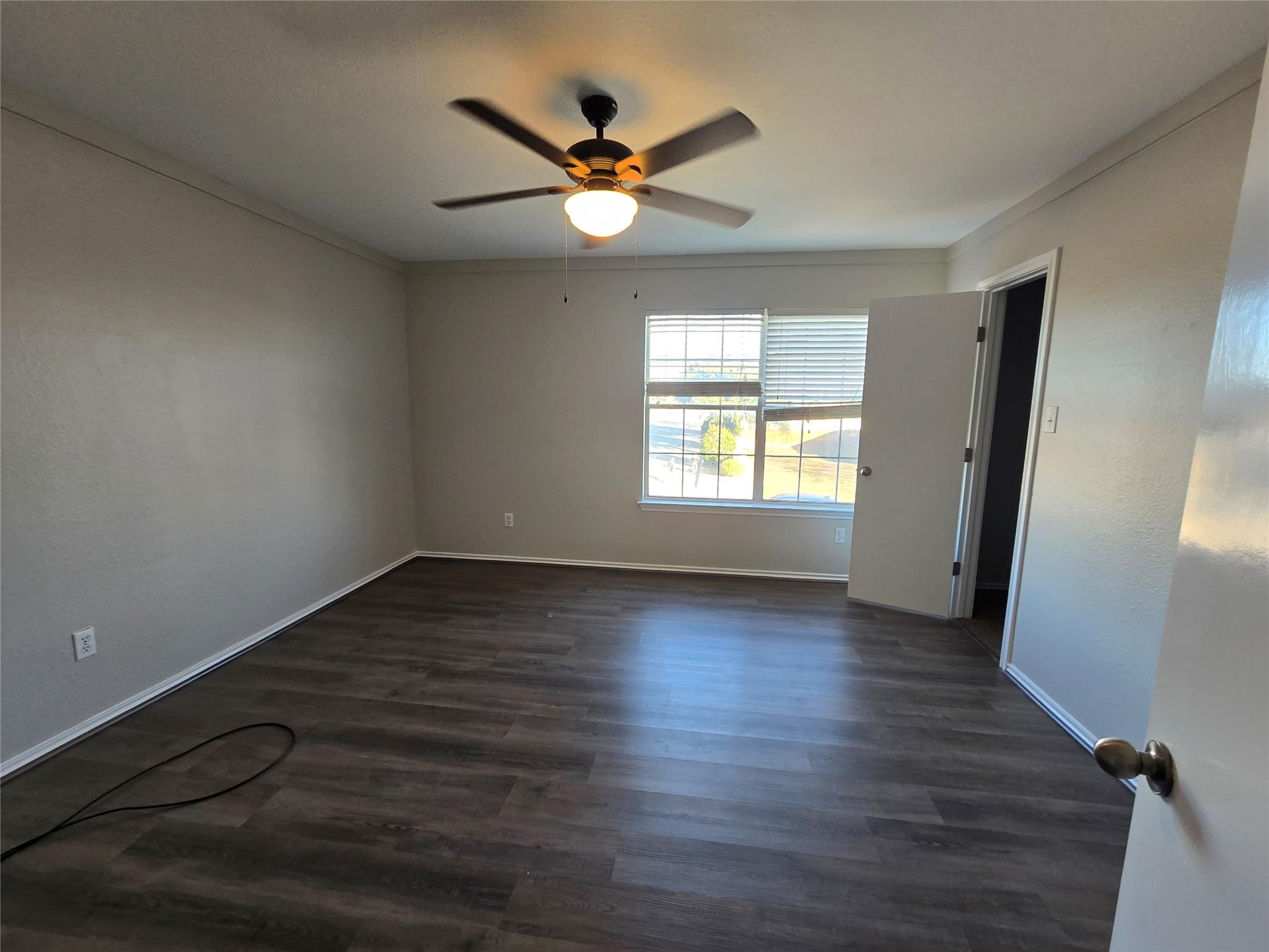 203 Wiley St, Hutto, TX 78634