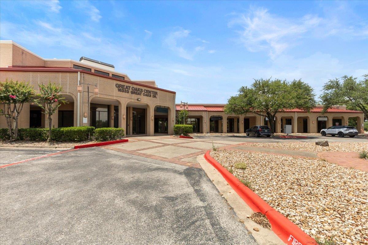 16333 S Great Oaks Dr # 145, Round Rock, TX 78681