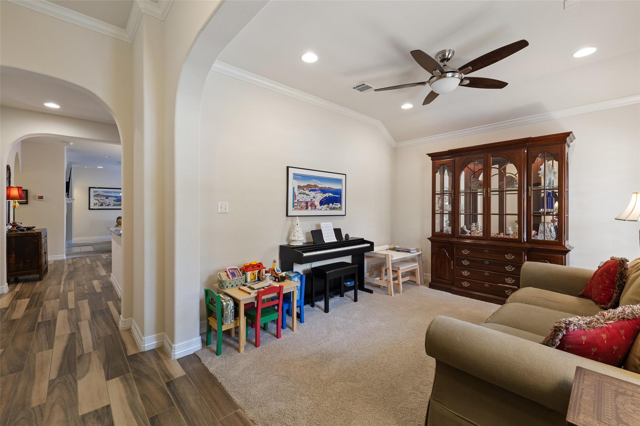 1049 Naranjo Dr, Georgetown, TX 78628
