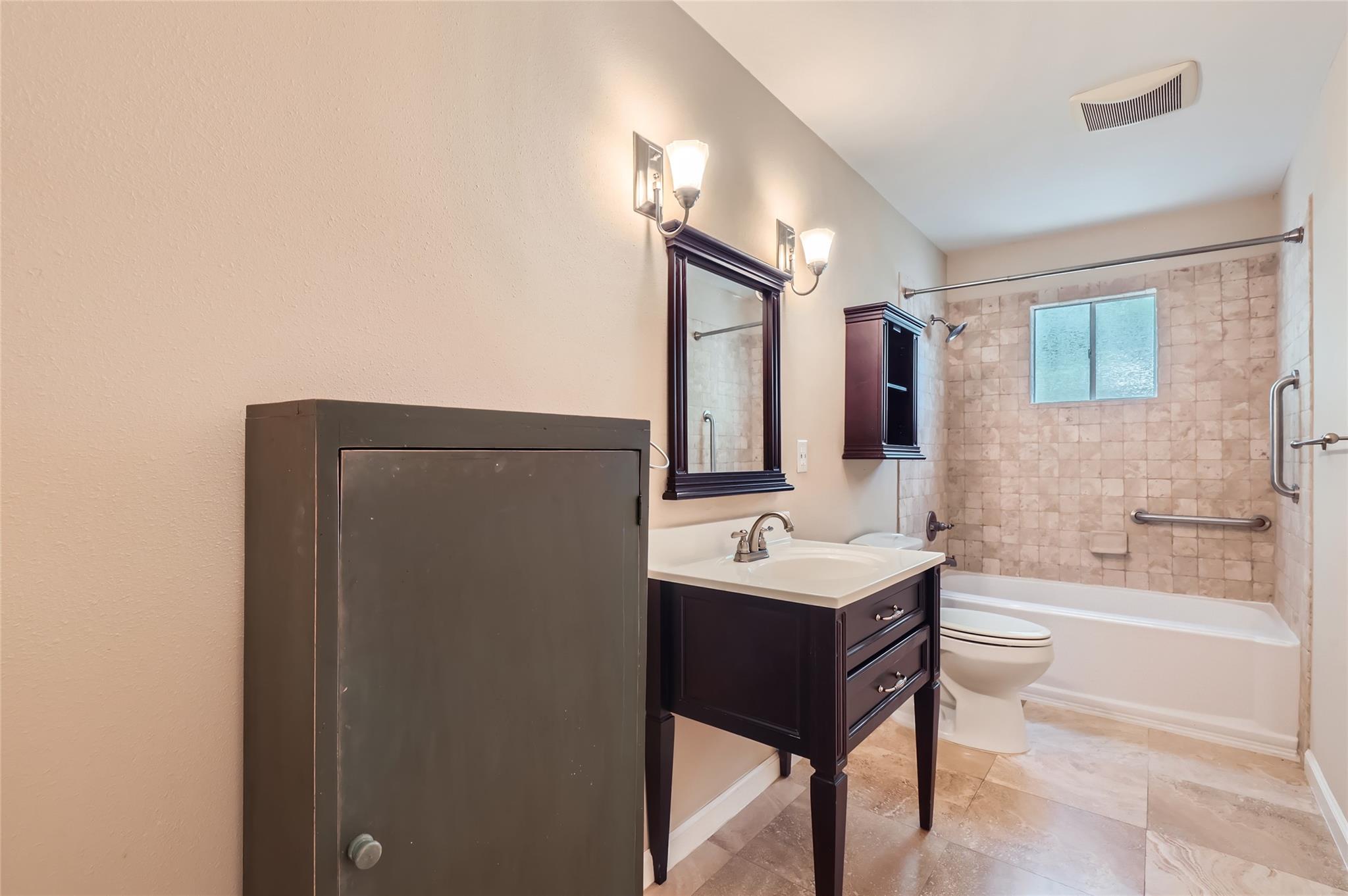 8801 Tallwood Dr # Unit B, Austin, TX 78759