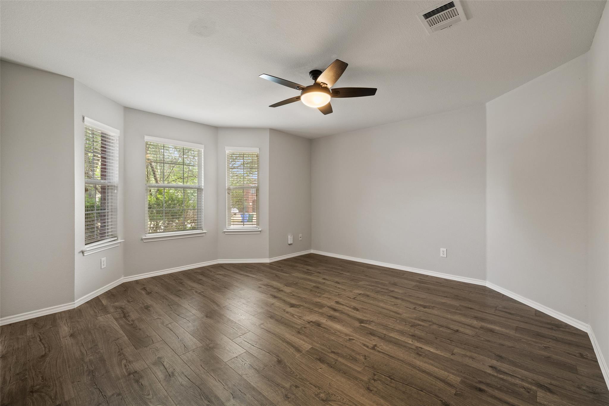 517 Castebar Dr, Round Rock, TX 78664