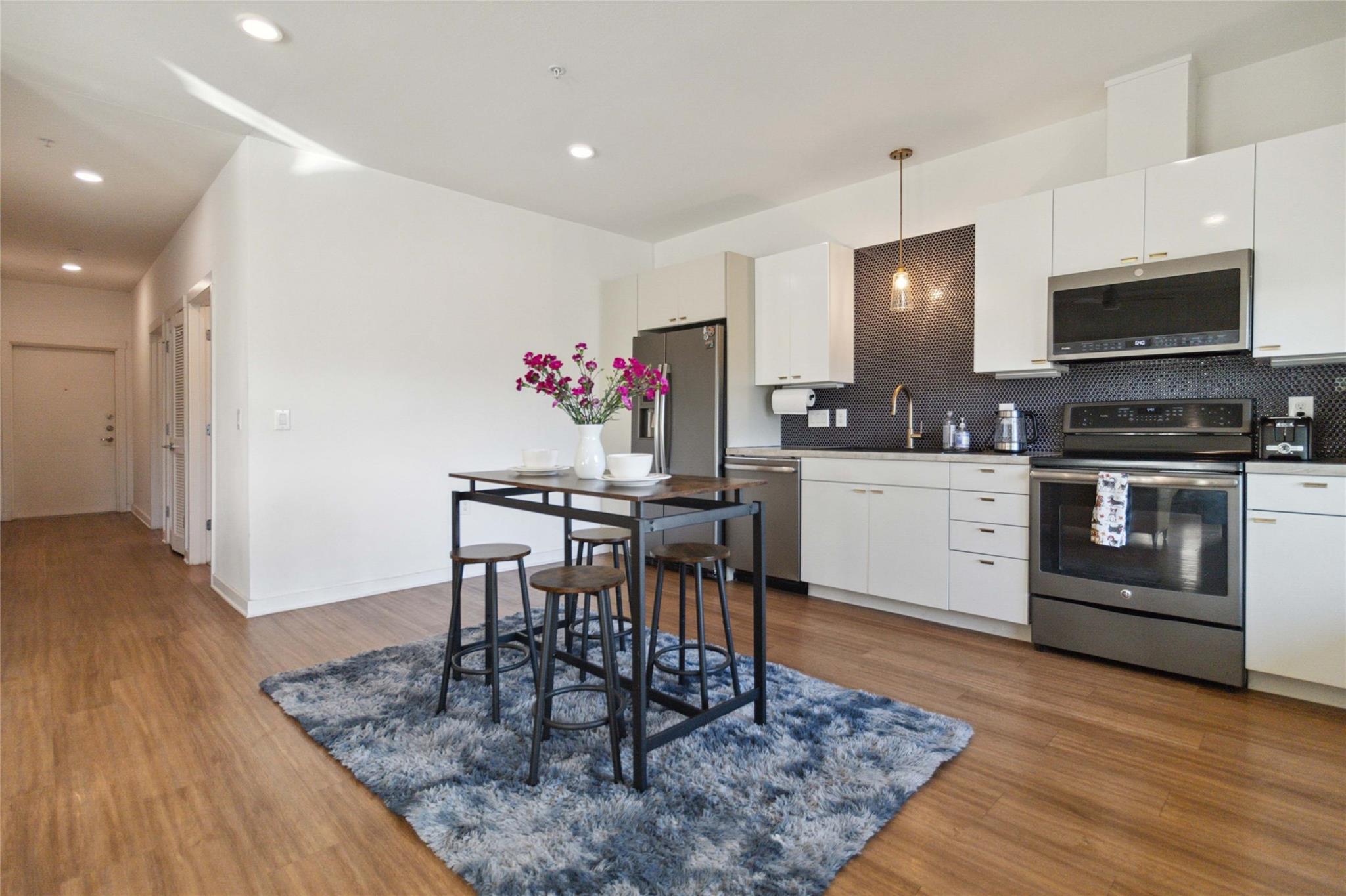 4361 S Congress Ave # 209, Austin, TX 78745