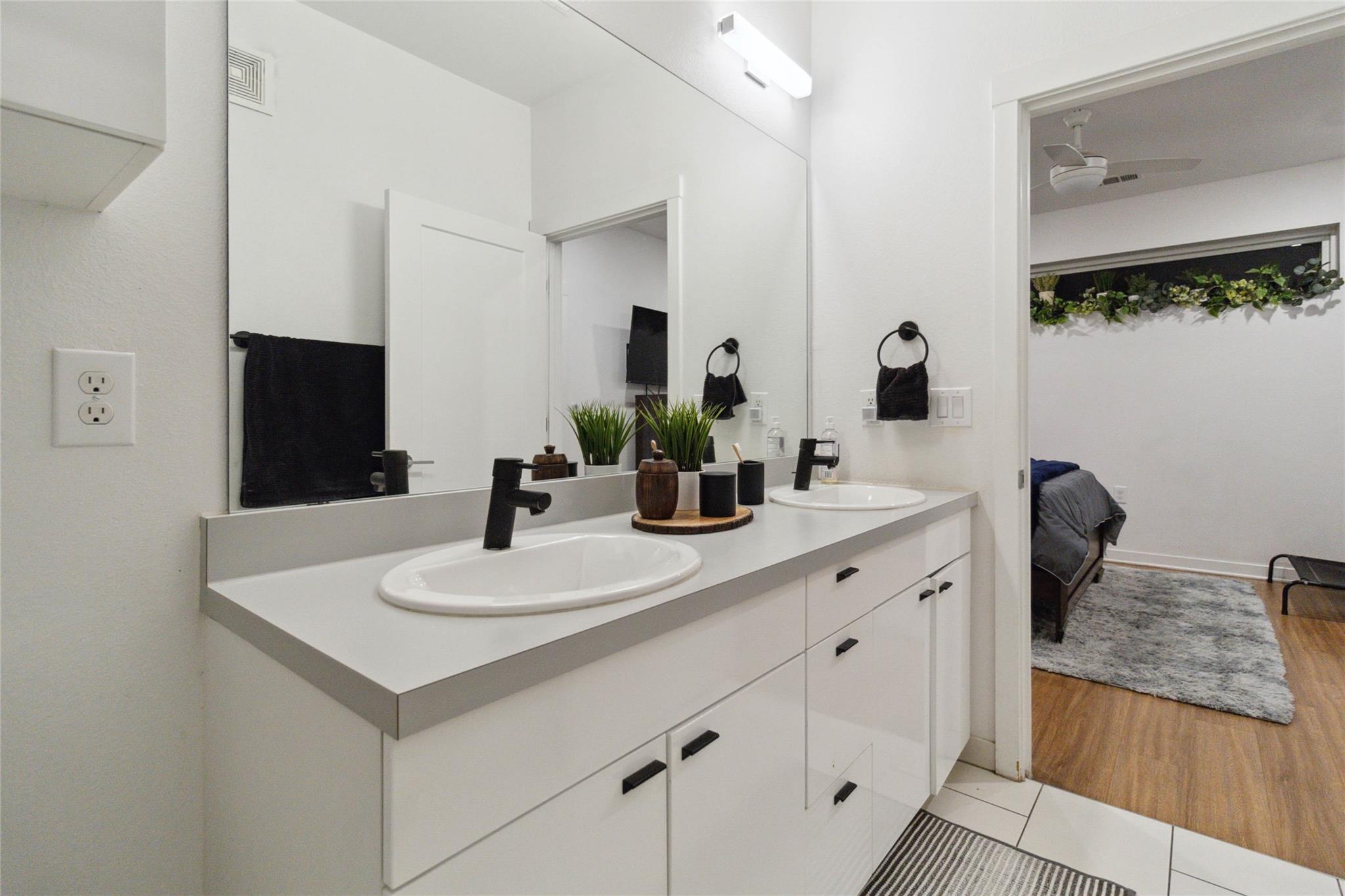 4361 S Congress Ave # 209, Austin, TX 78745