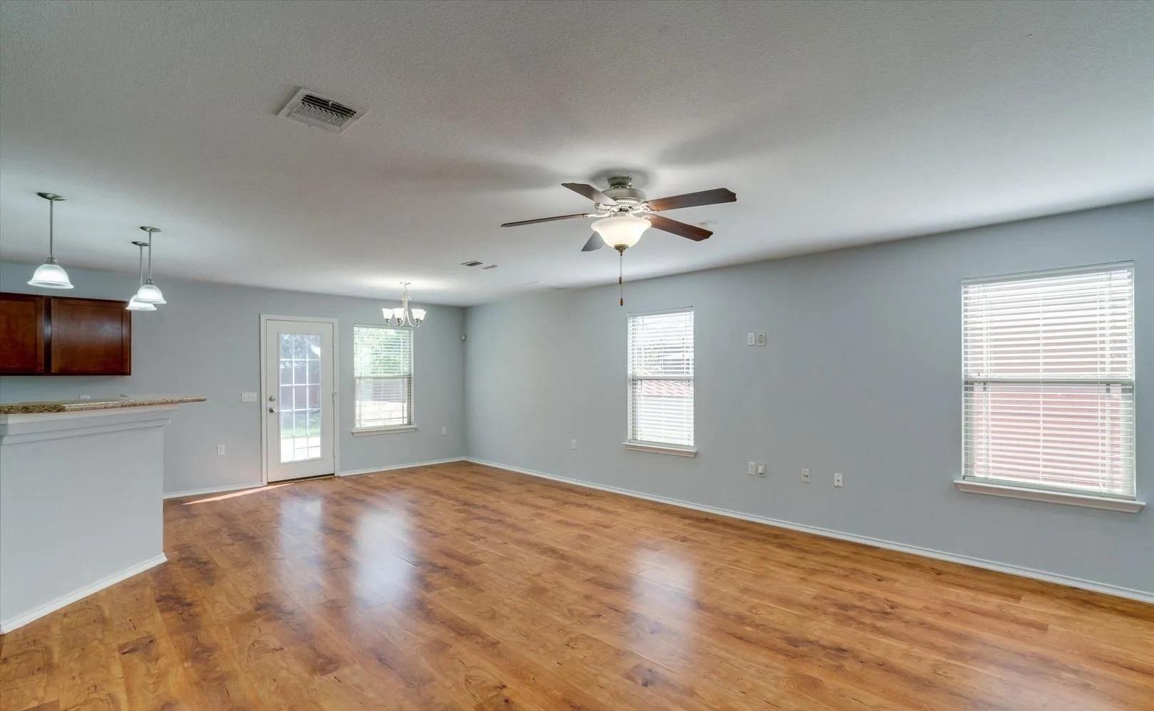6801 Baythorne Dr, Austin, TX 78747