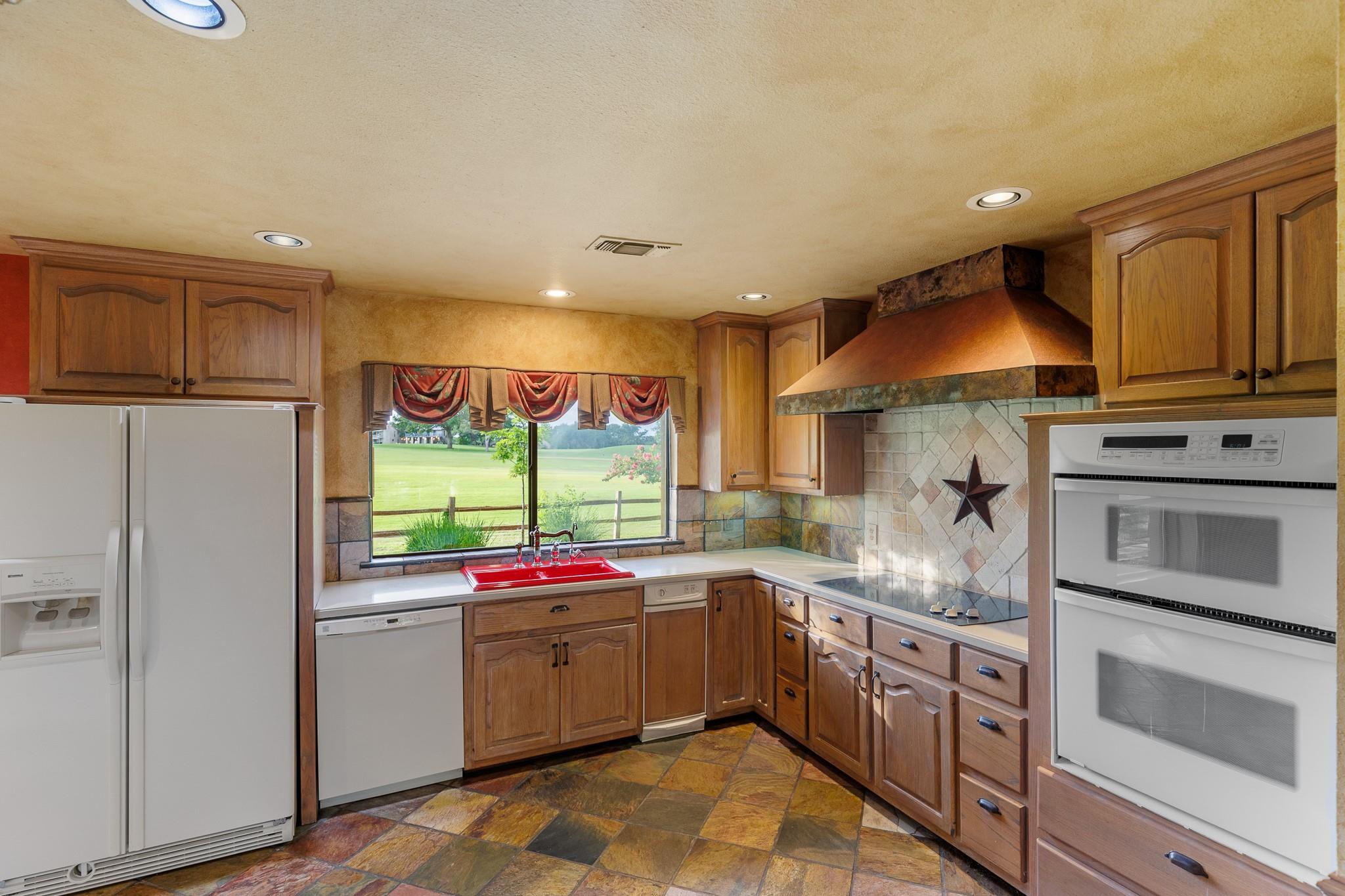 2820 Aurora, Horseshoe Bay, TX 78657