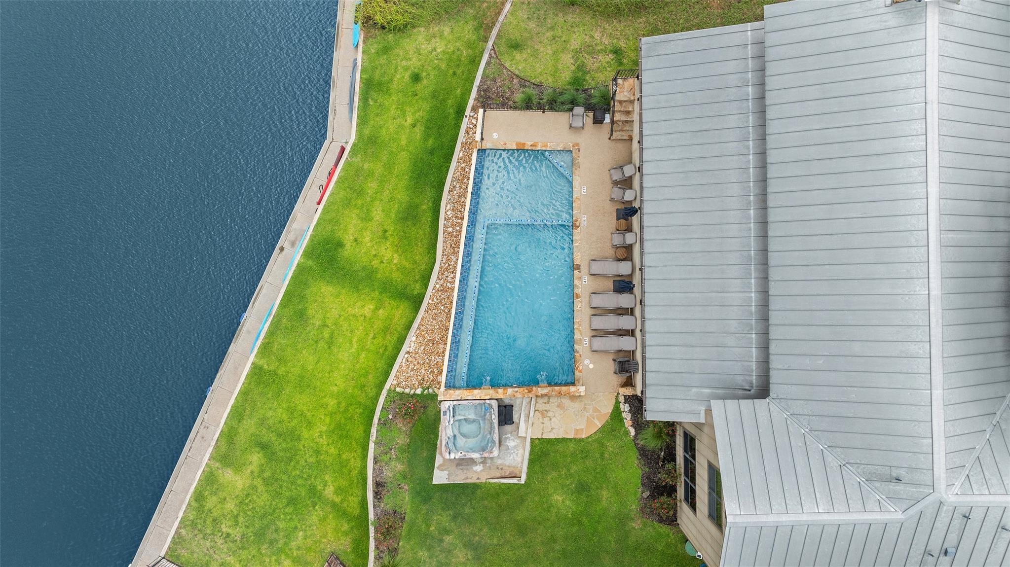 186 Sleepy Oaks Dr, Kingsland, TX 78639