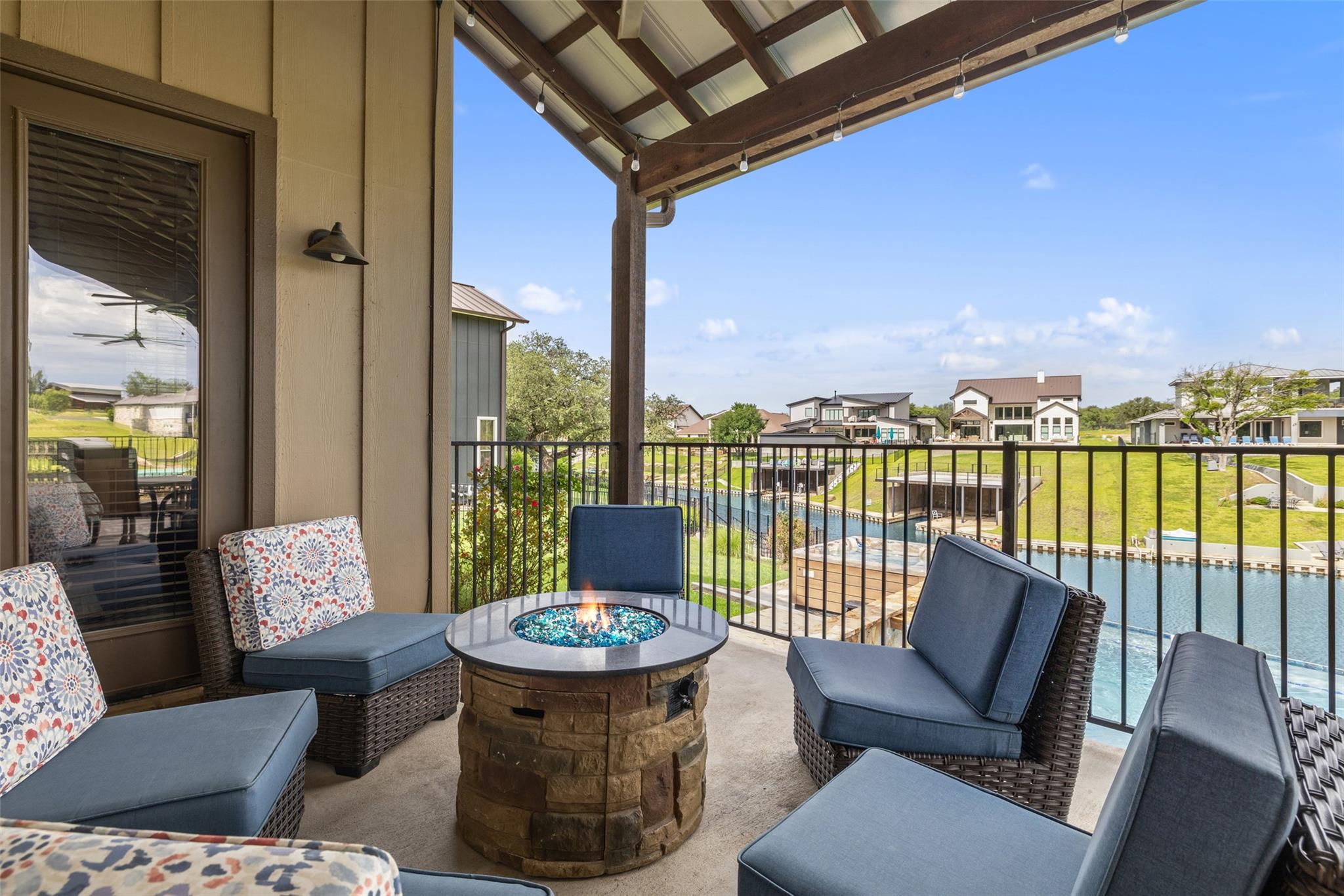 186 Sleepy Oaks Dr, Kingsland, TX 78639