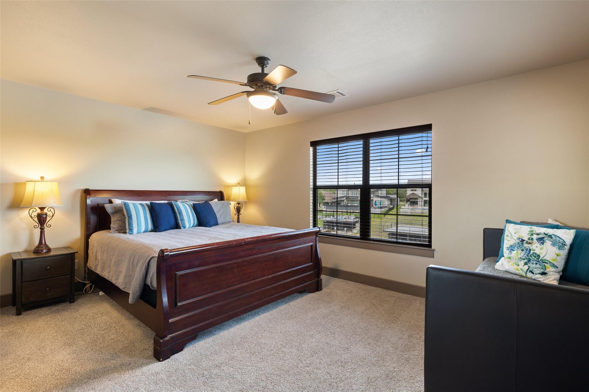 186 Sleepy Oaks Dr, Kingsland, TX 78639