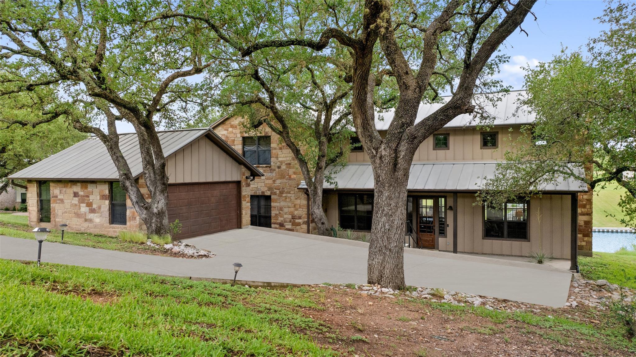 186 Sleepy Oaks Dr, Kingsland, TX 78639