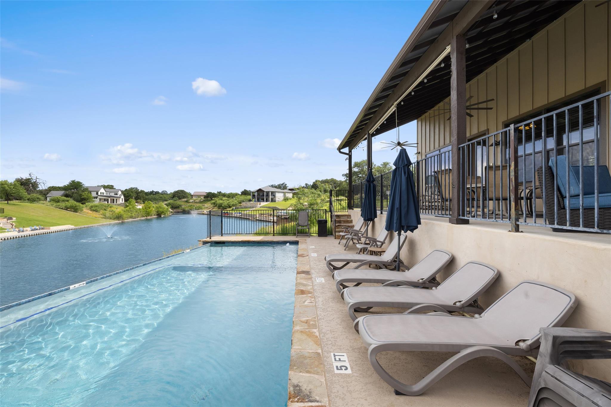 186 Sleepy Oaks Dr, Kingsland, TX 78639