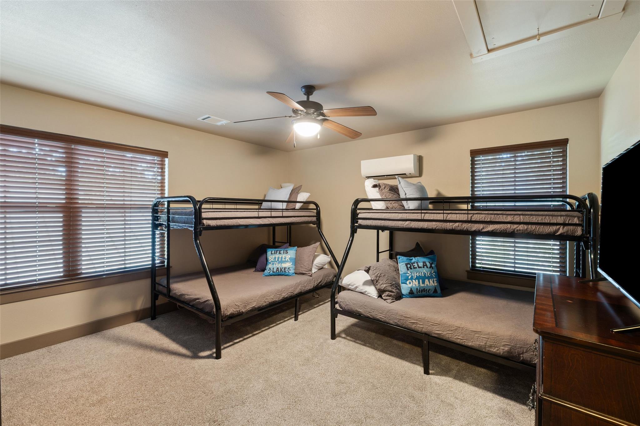 186 Sleepy Oaks Dr, Kingsland, TX 78639