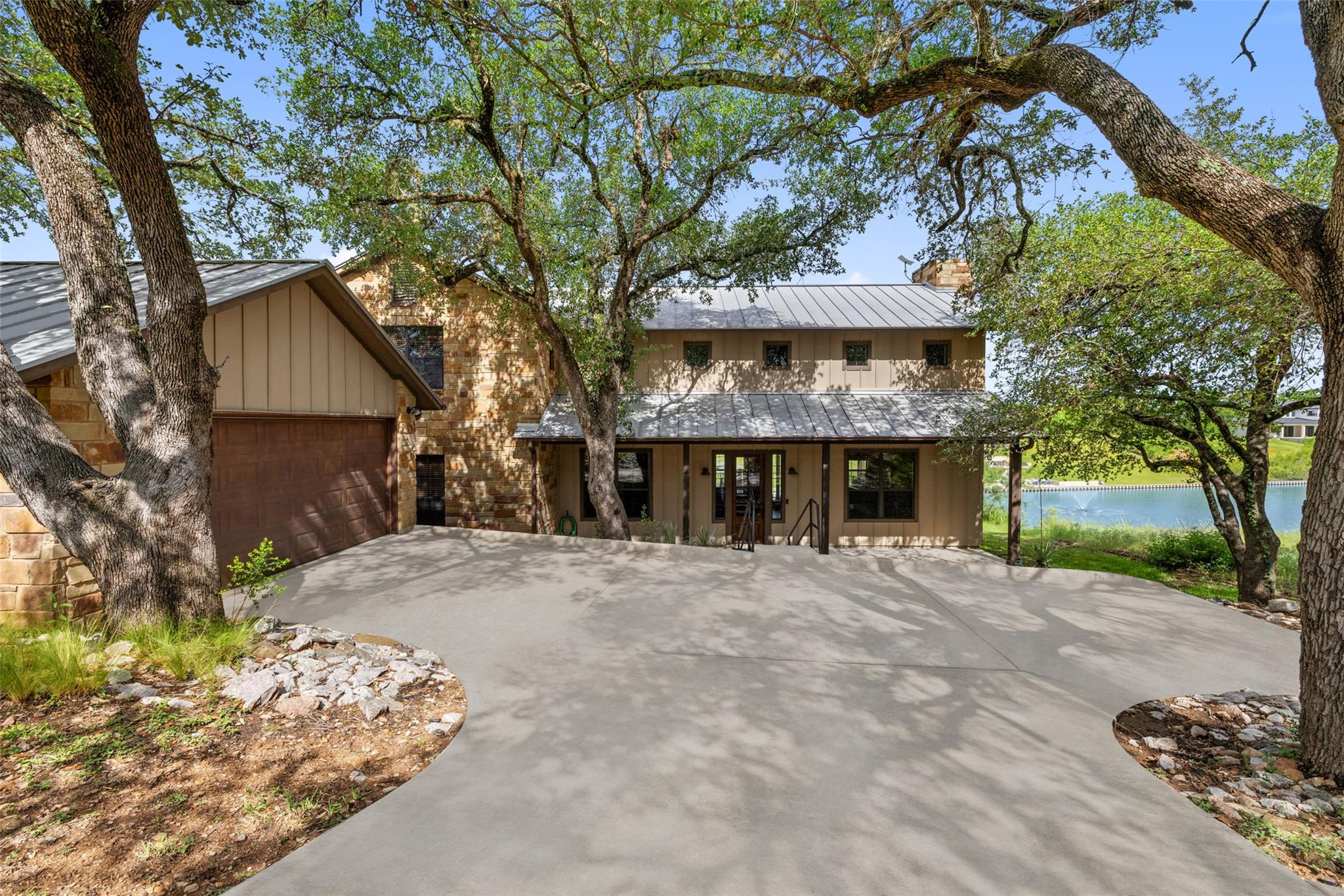 186 Sleepy Oaks Dr, Kingsland, TX 78639