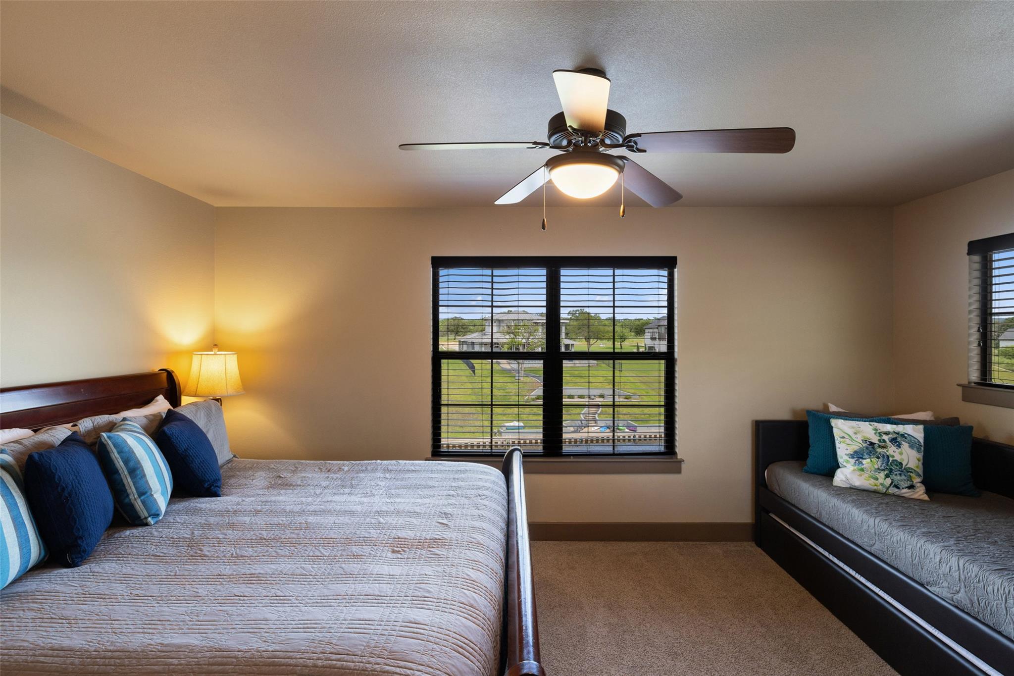 186 Sleepy Oaks Dr, Kingsland, TX 78639